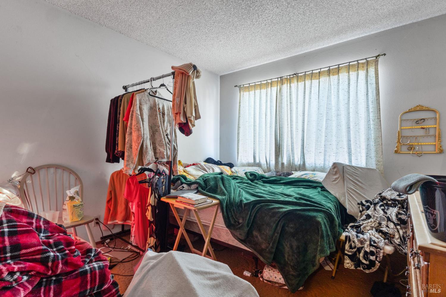 Detail Gallery Image 21 of 28 For 206 Millbrook Way, Vacaville,  CA 95687 - 5 Beds | 2/1 Baths