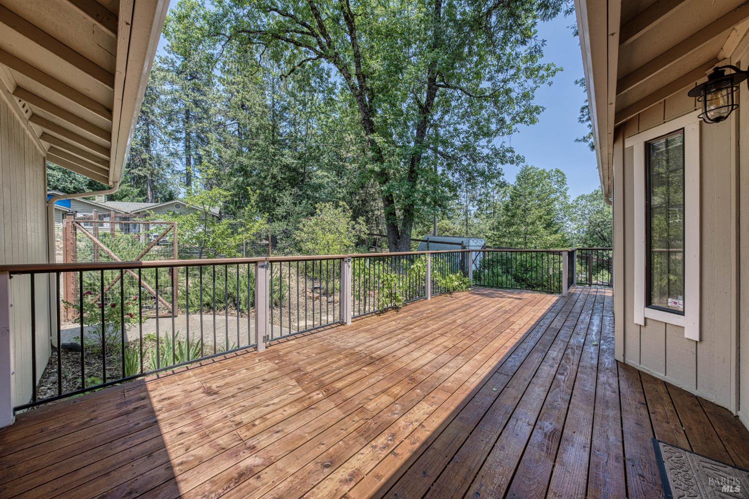 Detail Gallery Image 7 of 47 For 9591 Lassen Dr, Cobb,  CA 95426 - 3 Beds | 2 Baths