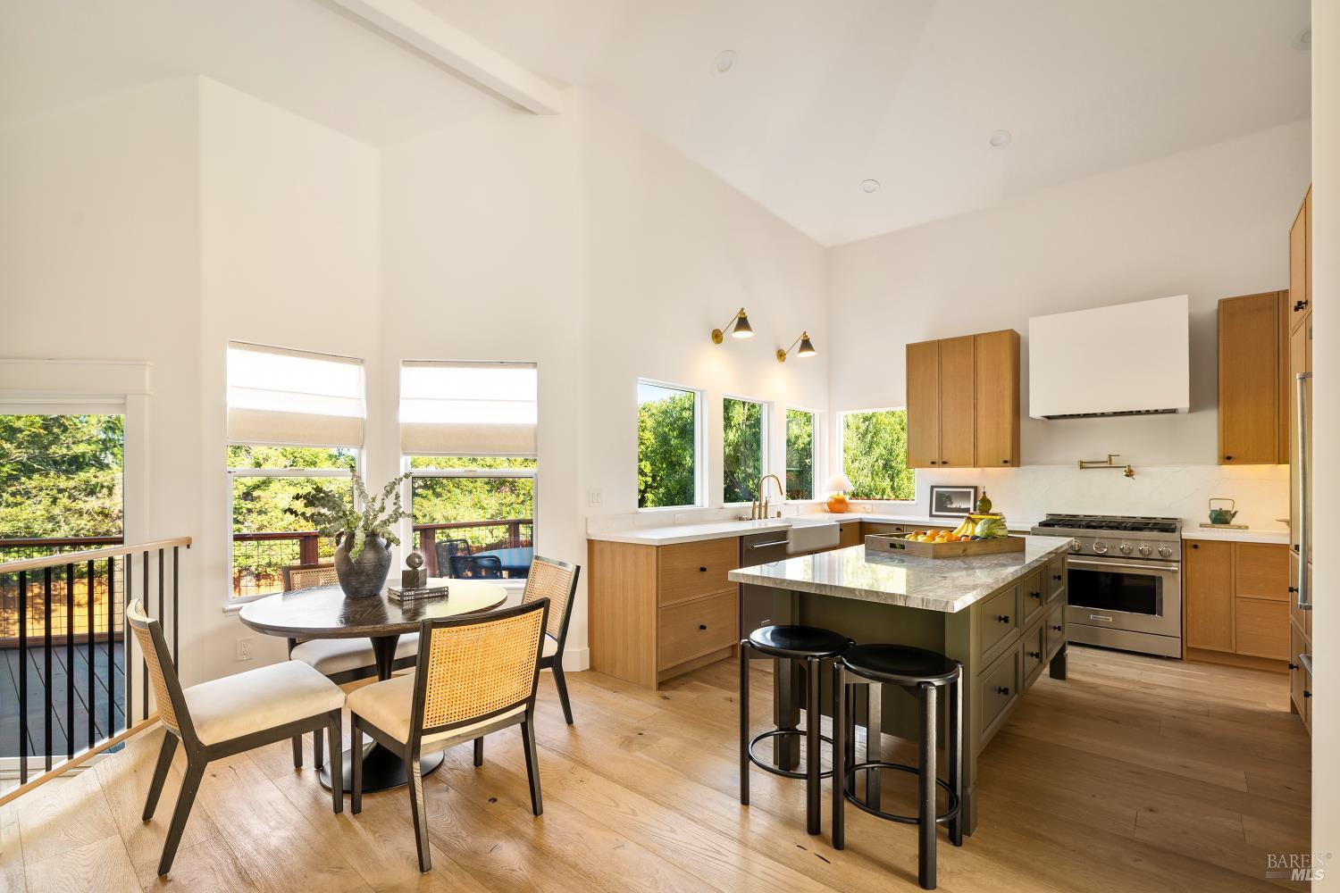 Detail Gallery Image 17 of 97 For 267 Alta Mira Dr, Vacaville,  CA 95688 - 4 Beds | 3 Baths