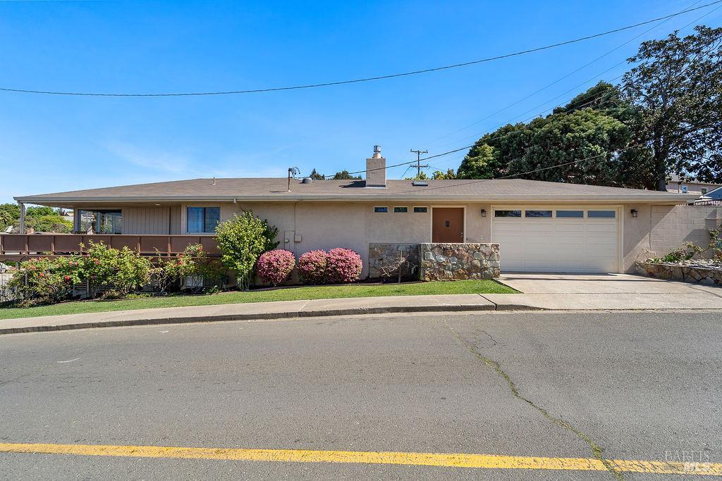 Detail Gallery Image 2 of 62 For 401 Valle Vista Ave, Vallejo,  CA 94590 - 4 Beds | 3 Baths