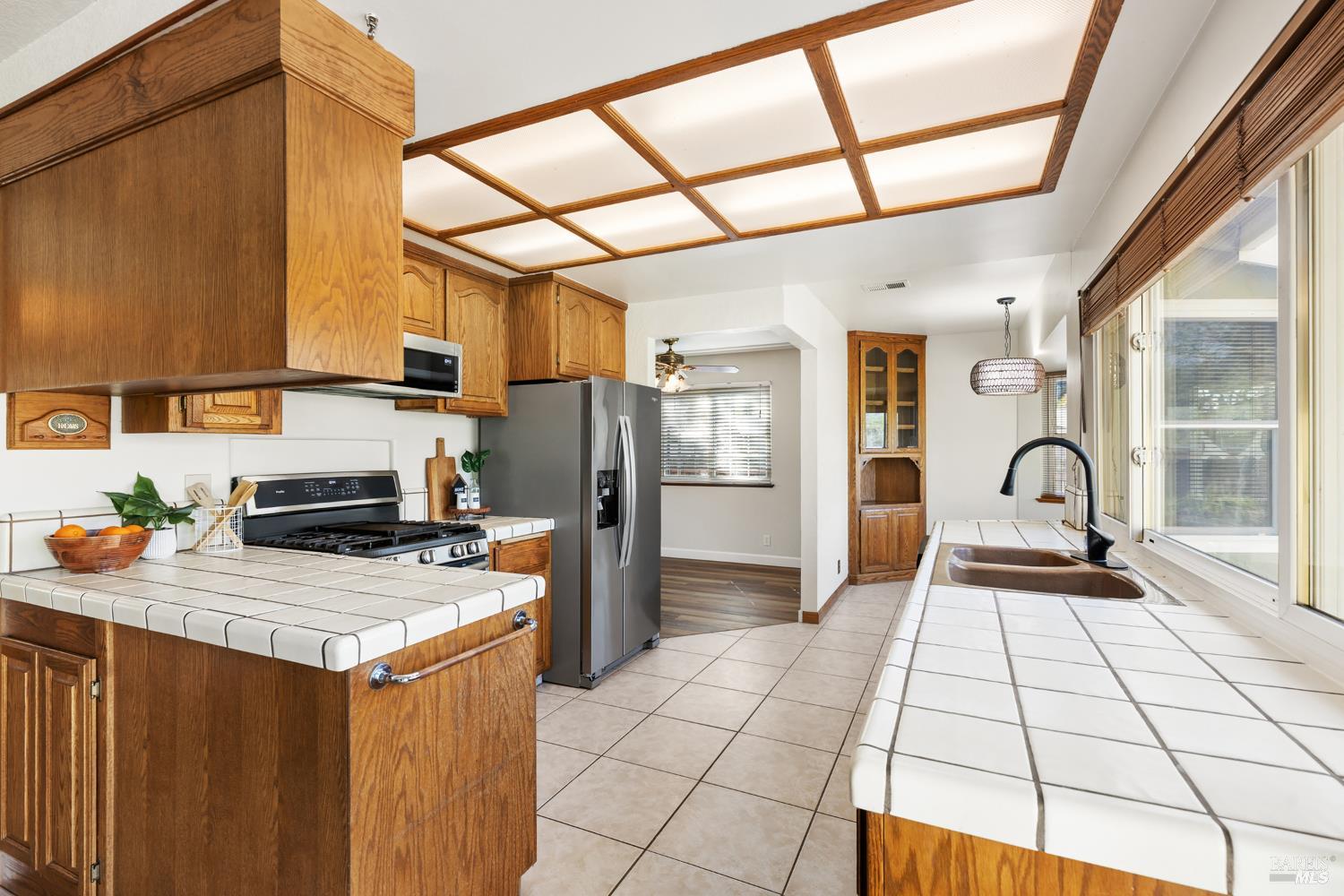 Detail Gallery Image 12 of 42 For 700 Granada Ln, Vacaville,  CA 95688 - 4 Beds | 2 Baths