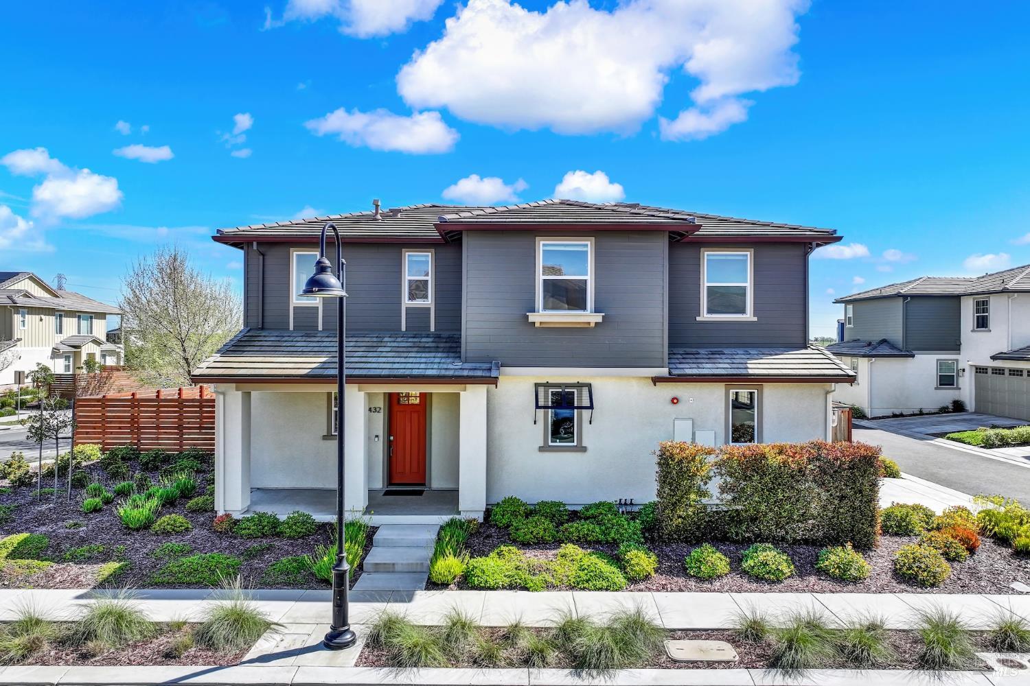 Detail Gallery Image 2 of 61 For 2432 Artisan Way, Fairfield,  CA 94533 - 4 Beds | 2/1 Baths