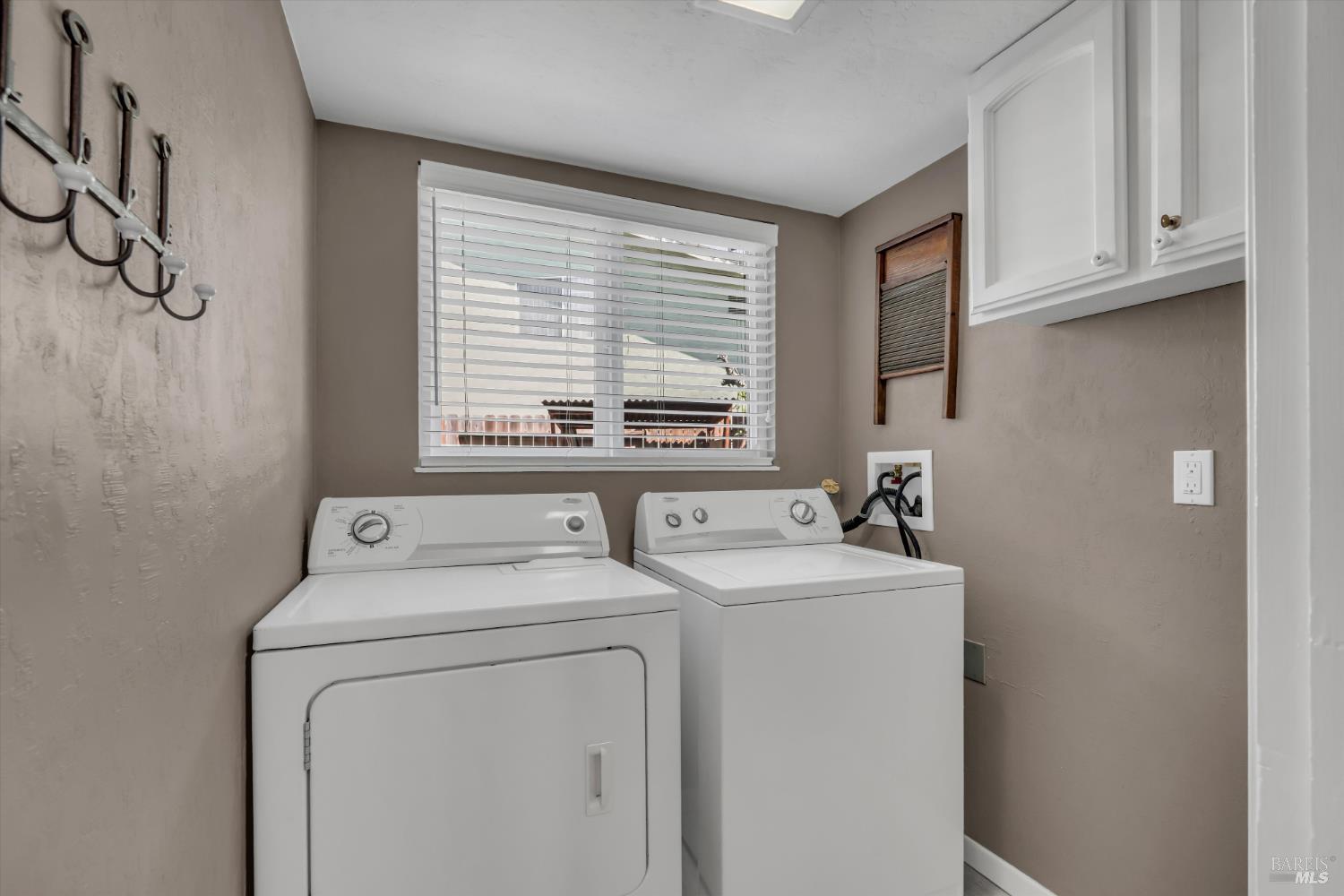 Detail Gallery Image 22 of 52 For 507 Union Ct, Benicia,  CA 94510 - 5 Beds | 3 Baths