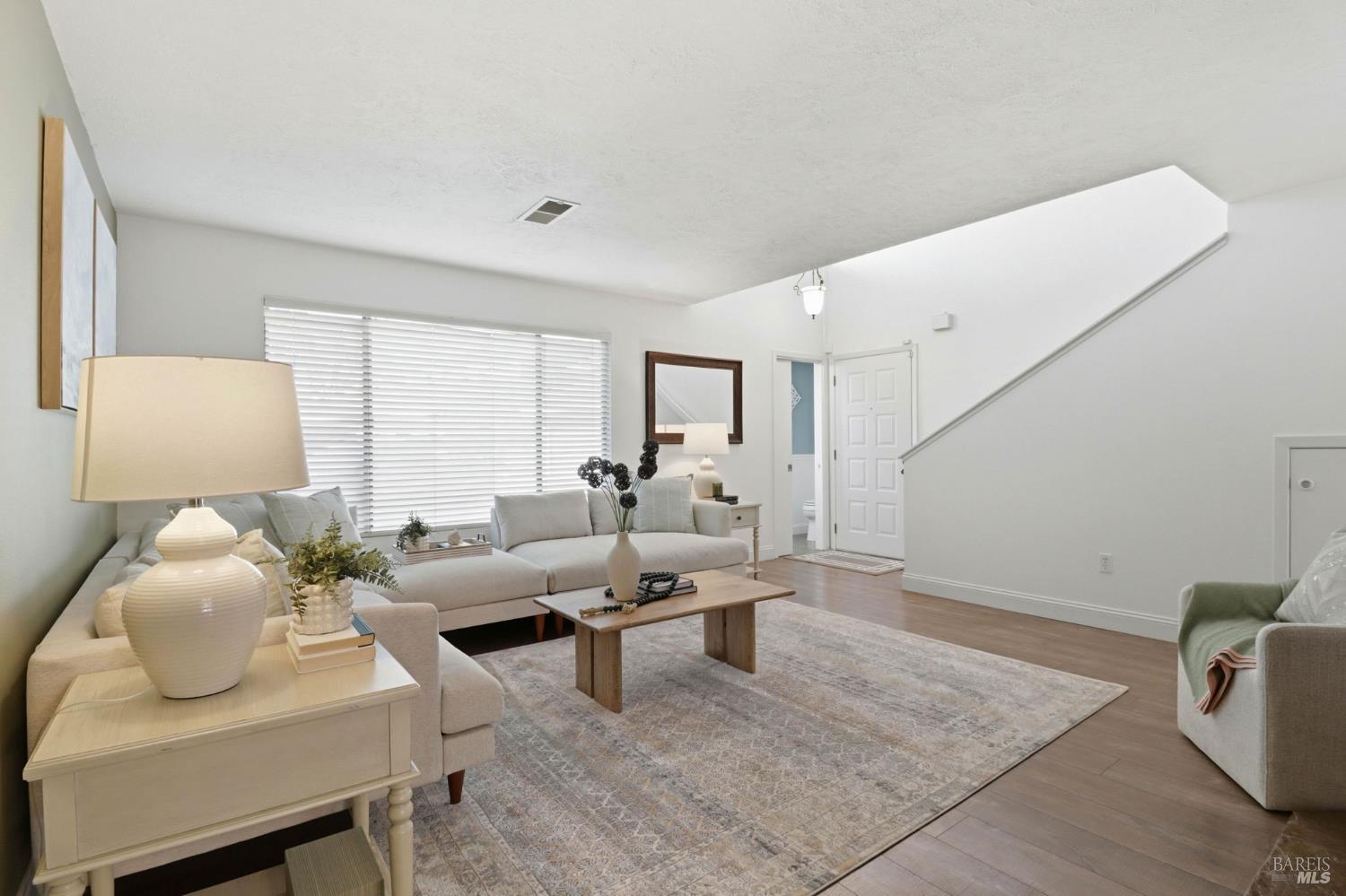 Detail Gallery Image 9 of 32 For 19167 Robinson Rd #H,  Sonoma,  CA 95476 - 2 Beds | 1/1 Baths