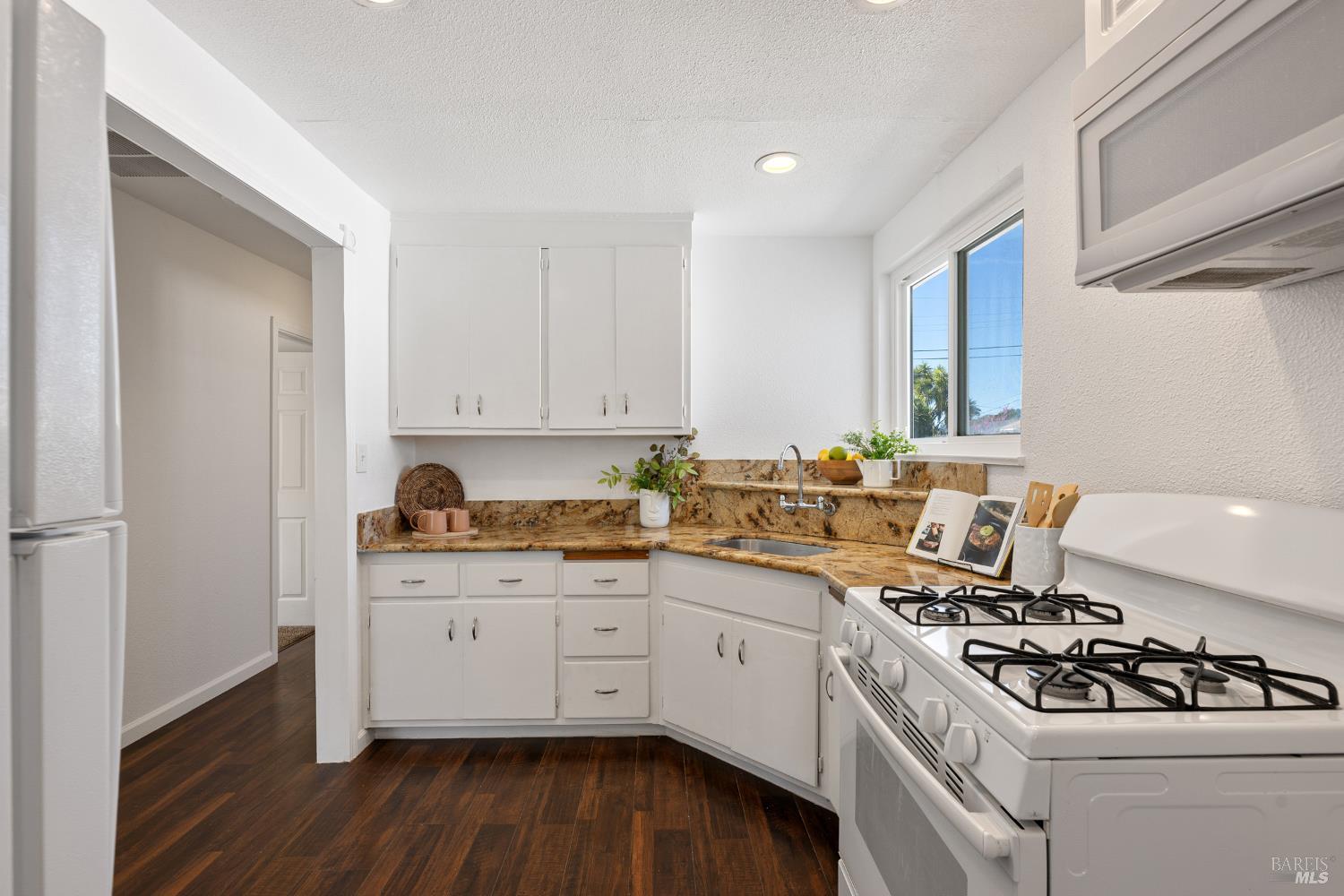 Detail Gallery Image 13 of 50 For 1105 Kellogg St, Suisun City,  CA 94585 - 3 Beds | 2 Baths