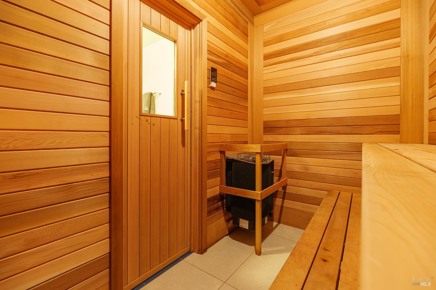 Detail Gallery Image 13 of 41 For 37 Rosebank Ave, Kentfield,  CA 94904 - 4 Beds | 4 Baths