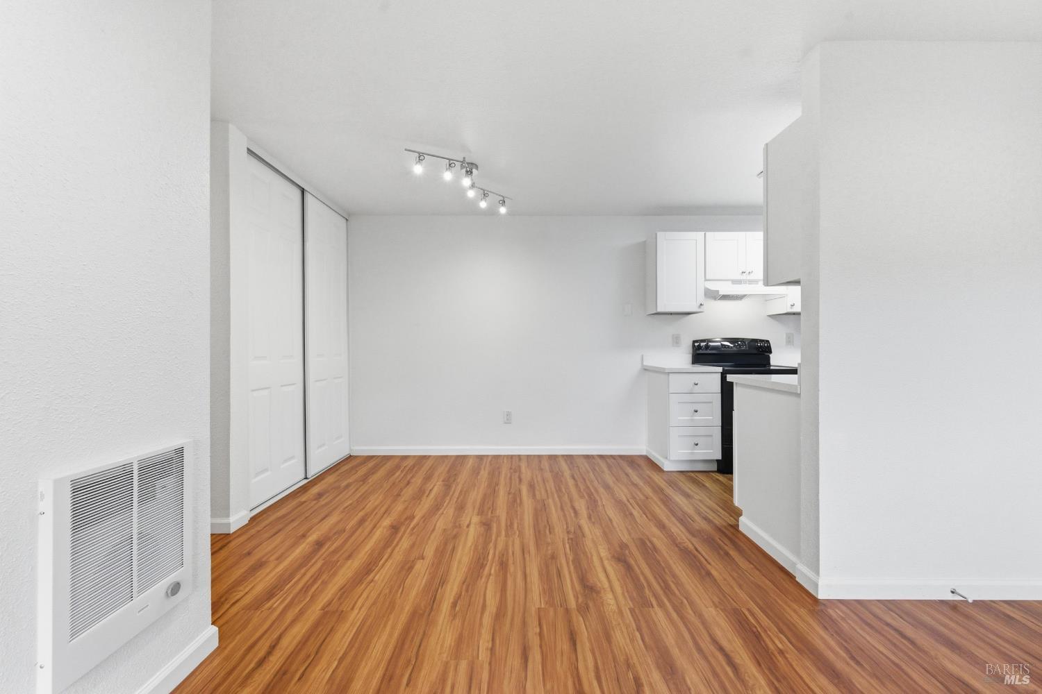 Detail Gallery Image 6 of 37 For 423 Gregory Ln #28,  Fairfield,  CA 94533 - 2 Beds | 1 Baths