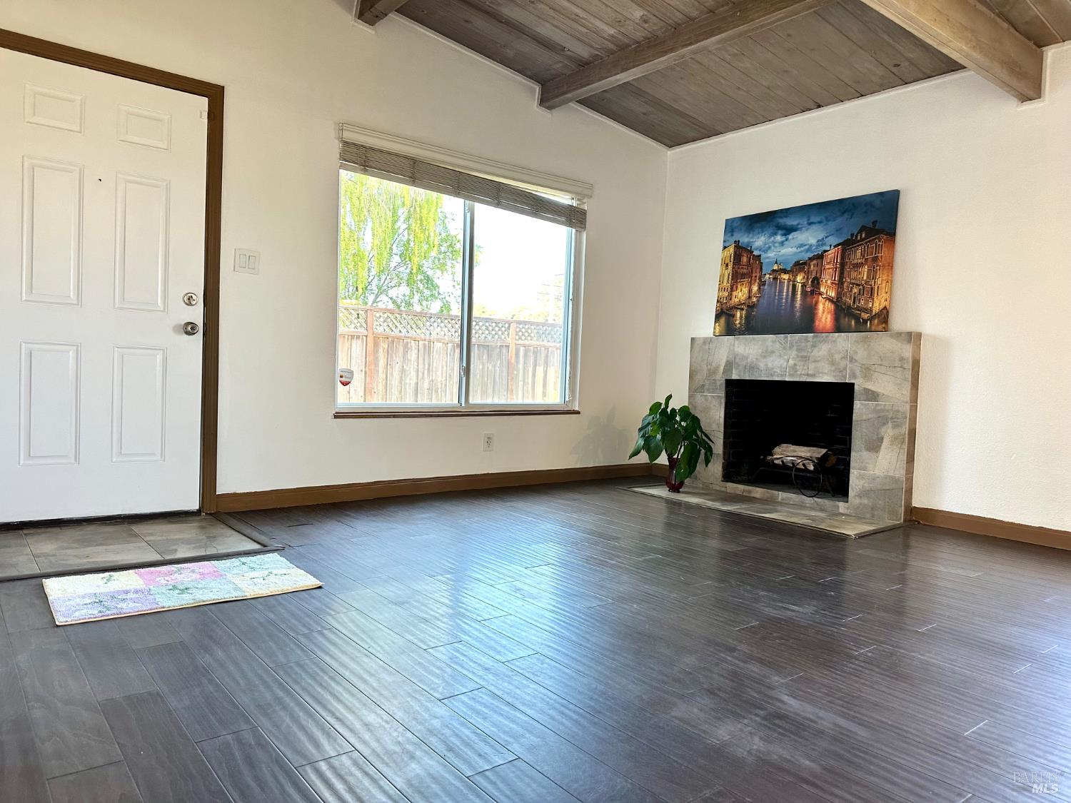 Detail Gallery Image 3 of 54 For 1111 Marionola Way, Pinole,  CA 94564 - 3 Beds | 1/1 Baths