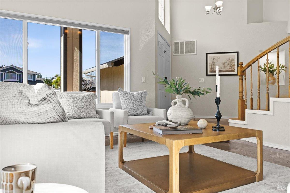 Detail Gallery Image 4 of 60 For 9524 Sheffield St, Windsor,  CA 95492 - 4 Beds | 3 Baths