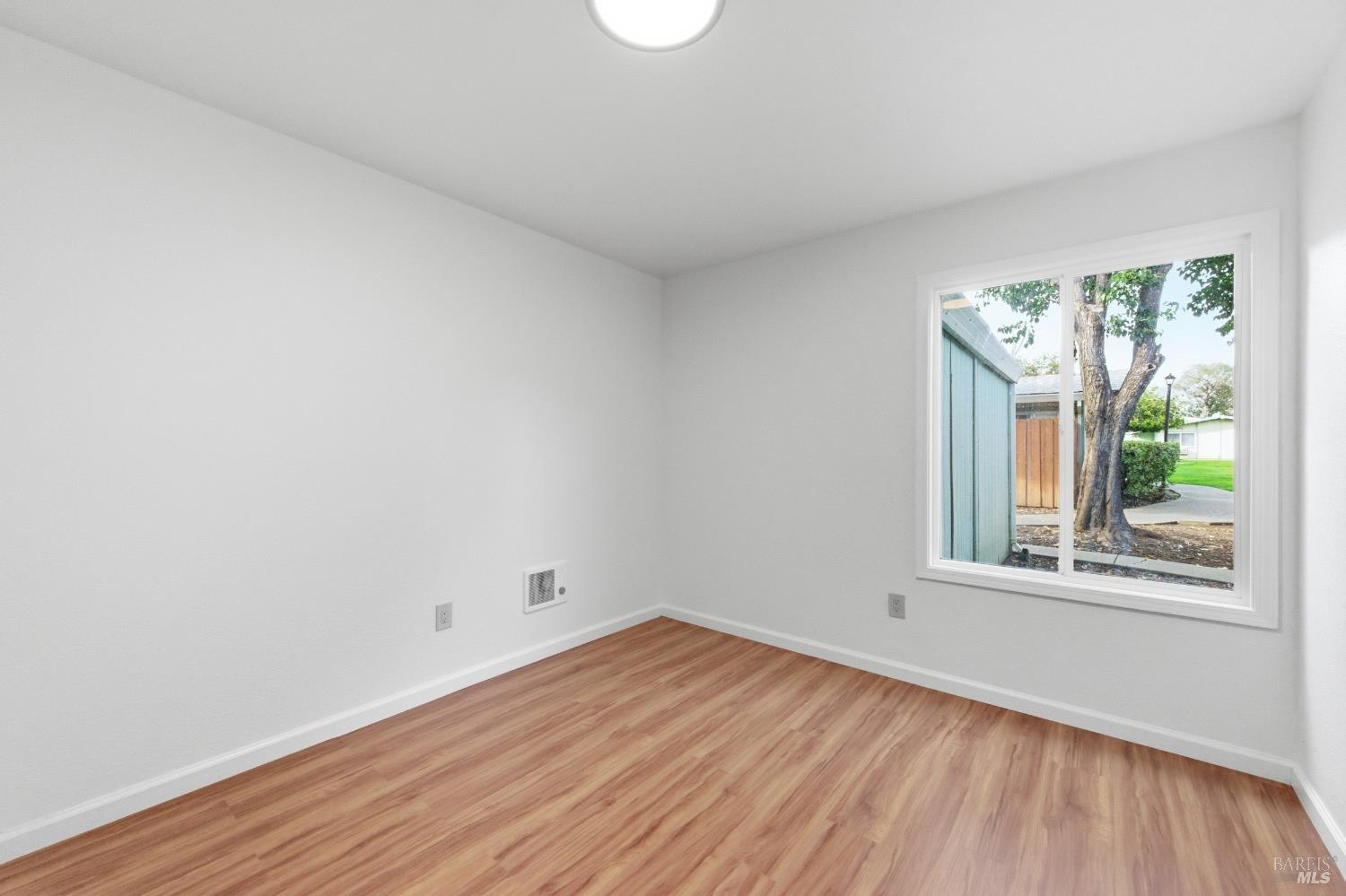 Detail Gallery Image 12 of 37 For 423 Gregory Ln #28,  Fairfield,  CA 94533 - 2 Beds | 1 Baths