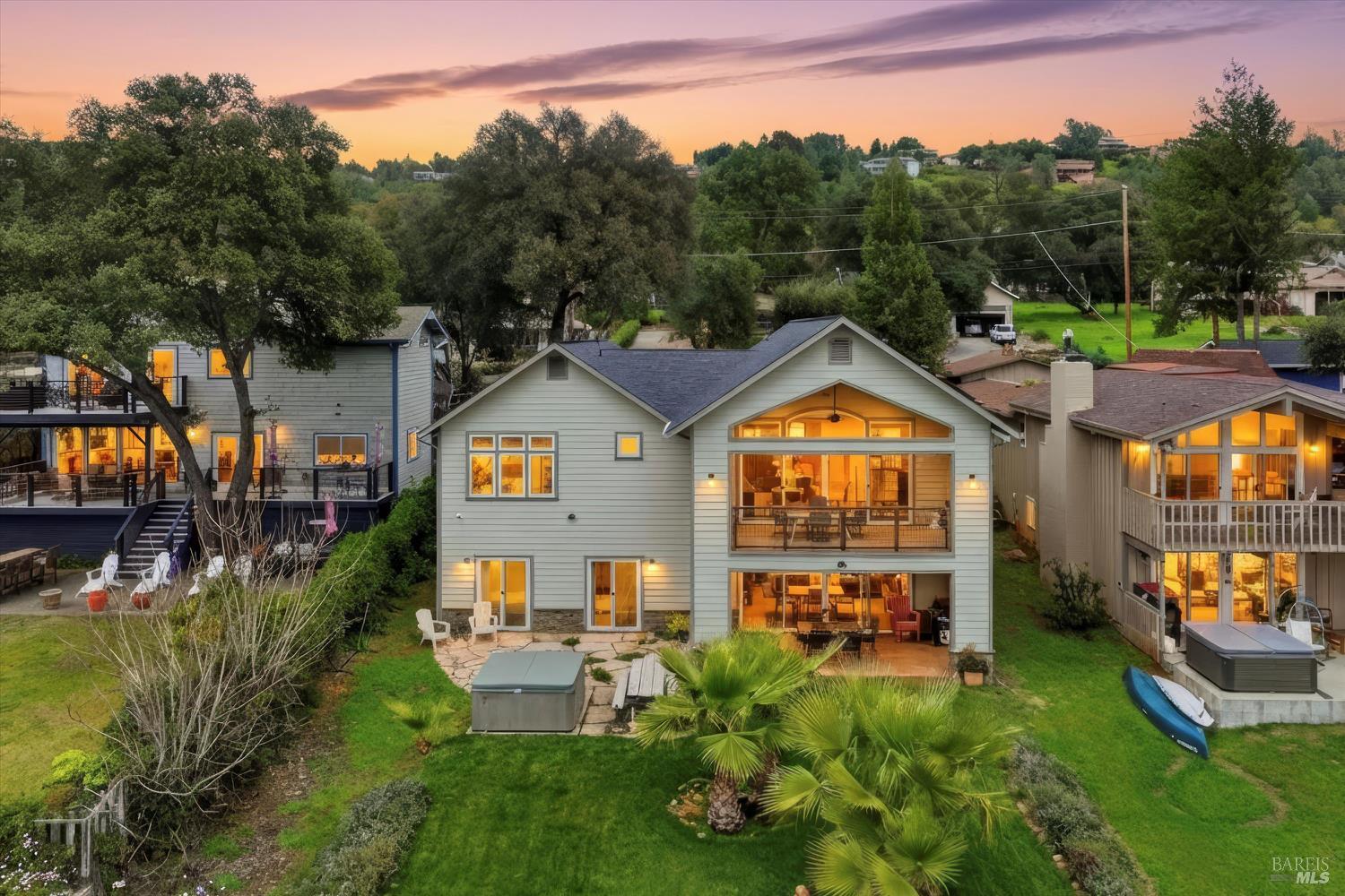 Detail Gallery Image 6 of 57 For 18793 N Shore Dr, Hidden Valley Lake,  CA 95467 - 5 Beds | 3/1 Baths