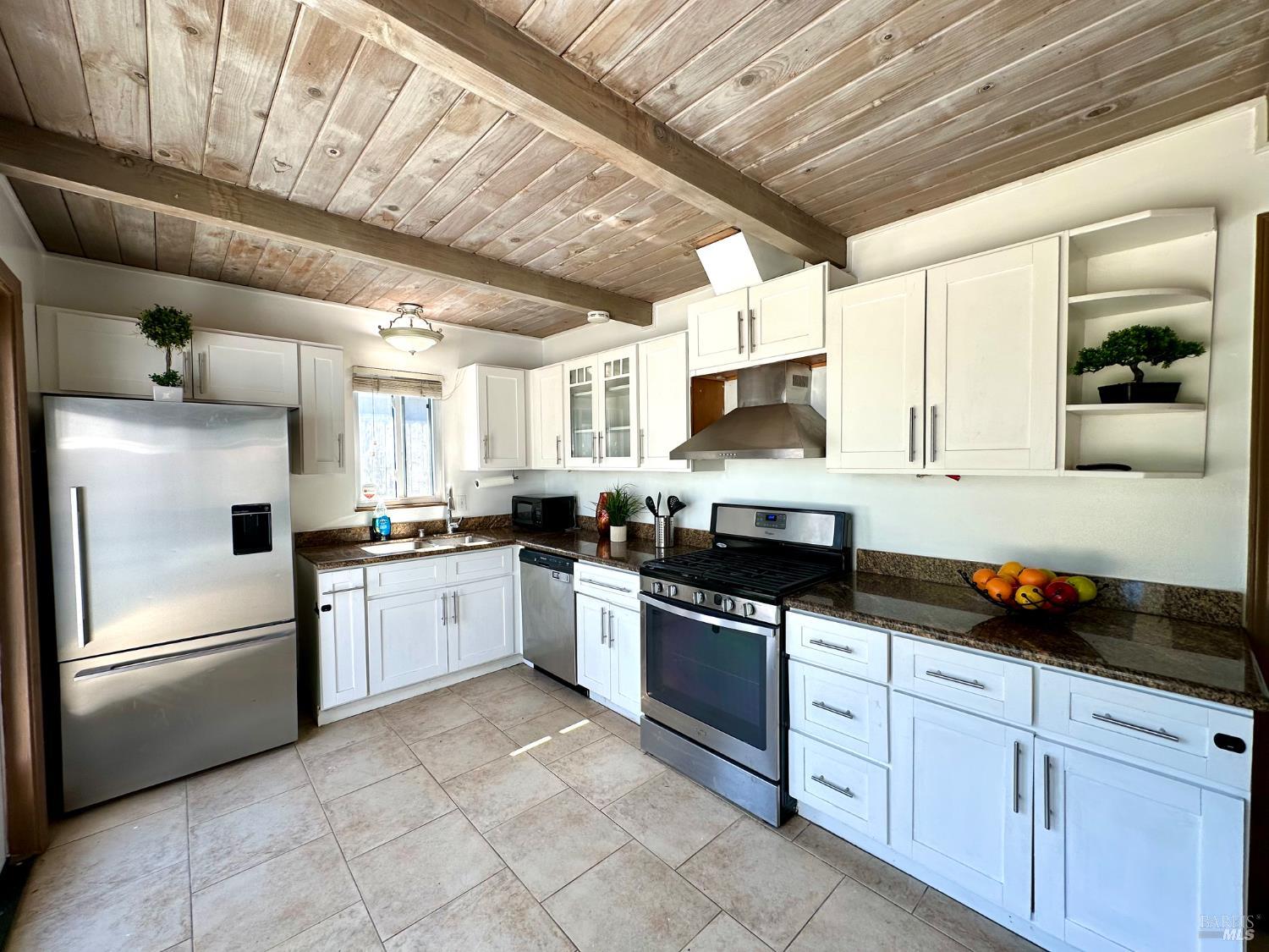 Detail Gallery Image 11 of 54 For 1111 Marionola Way, Pinole,  CA 94564 - 3 Beds | 1/1 Baths