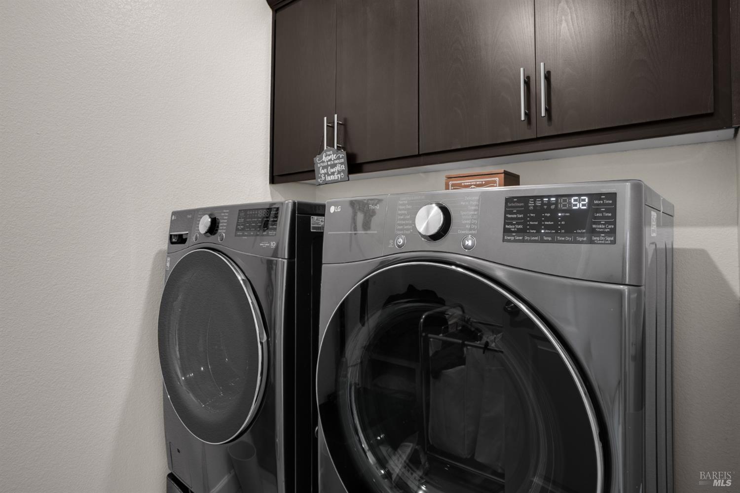 Detail Gallery Image 25 of 44 For 7465 Walker Way, Rohnert Park,  CA 94928 - 3 Beds | 2/1 Baths