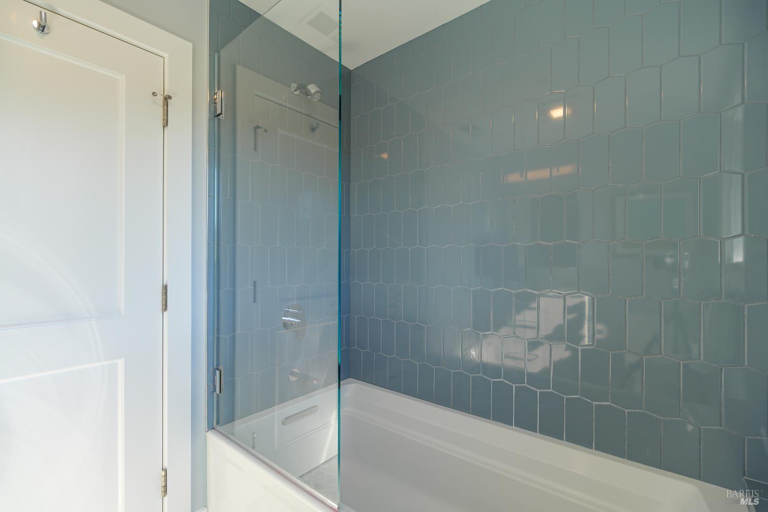 Detail Gallery Image 26 of 41 For 37 Rosebank Ave, Kentfield,  CA 94904 - 4 Beds | 4 Baths