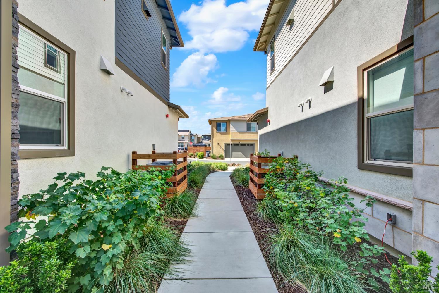 Detail Gallery Image 4 of 52 For 2456 Shore Vista Unkn, Fairfield,  CA 94533 - 3 Beds | 2 Baths