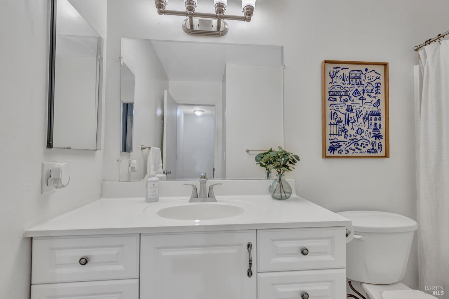 Detail Gallery Image 9 of 14 For 900 Southampton Rd #110,  Benicia,  CA 94510 - 2 Beds | 1/1 Baths