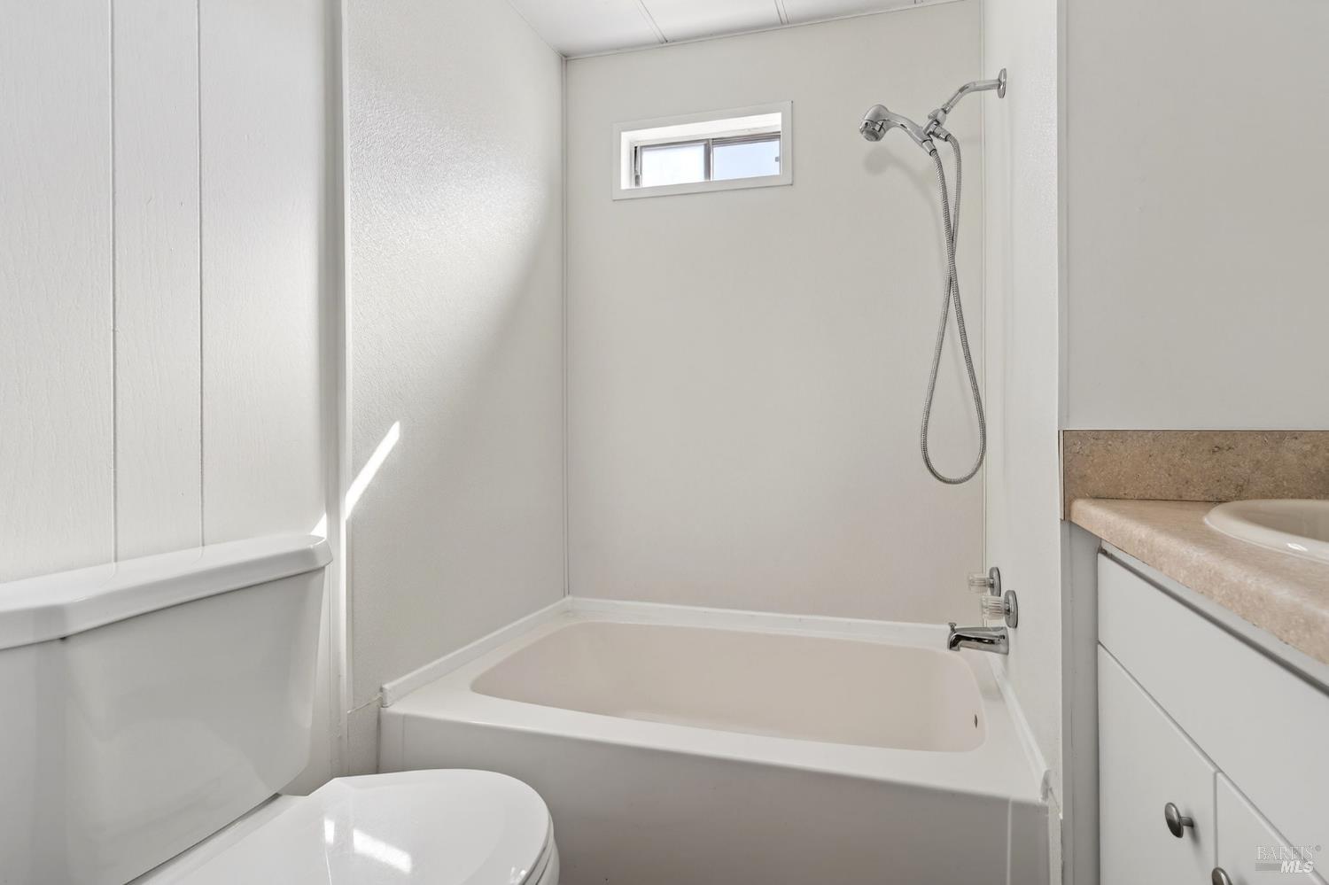 Detail Gallery Image 14 of 23 For 117 Oakwood Ln, Santa Rosa,  CA 95409 - 2 Beds | 1 Baths