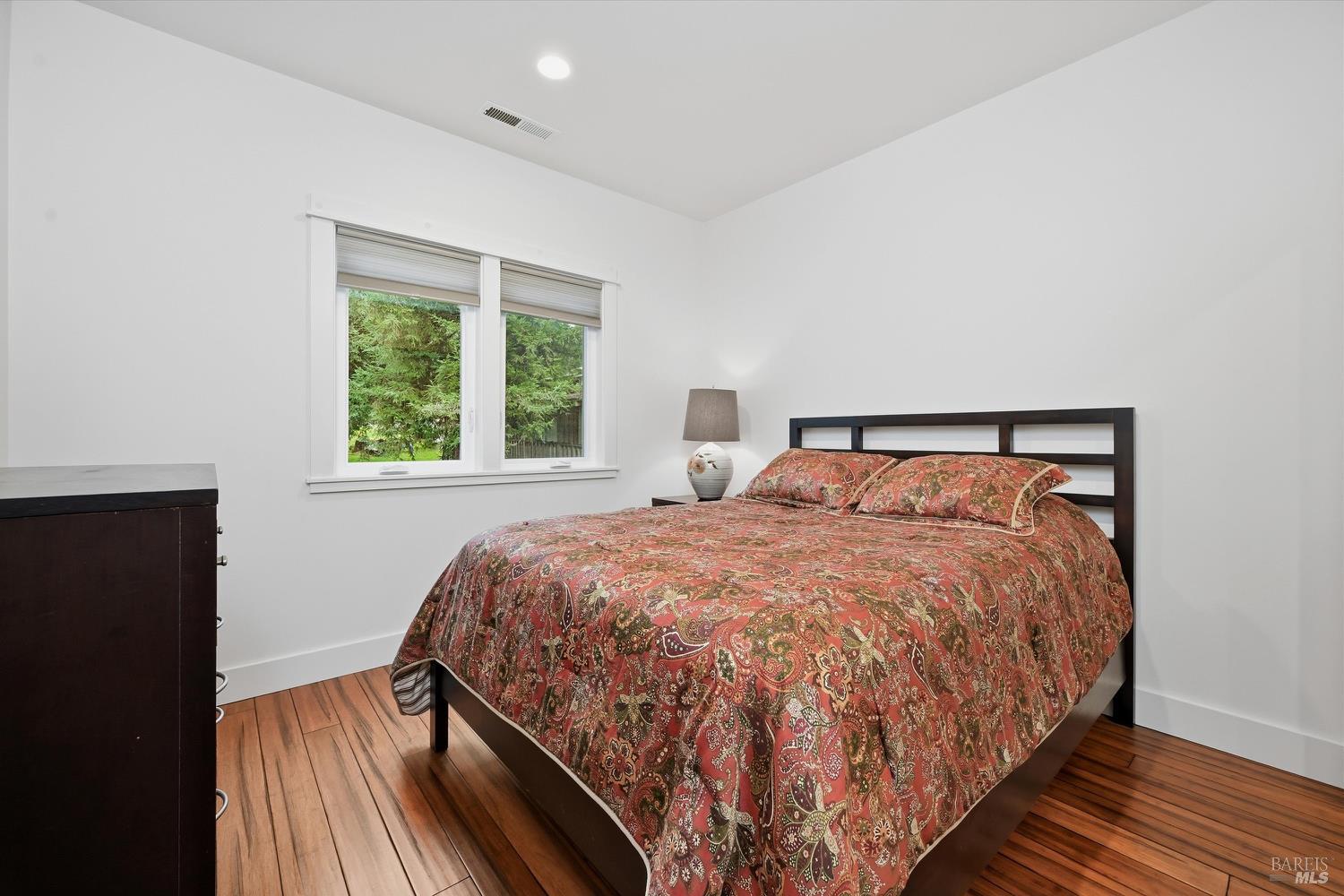 Detail Gallery Image 26 of 57 For 18793 N Shore Dr, Hidden Valley Lake,  CA 95467 - 5 Beds | 3/1 Baths