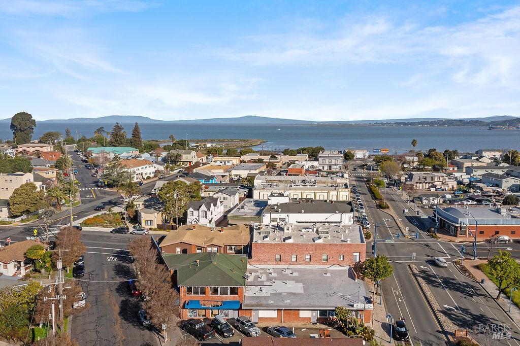 Detail Gallery Image 8 of 48 For 205 Pacific Ave #213,  Rodeo,  CA 94572 - 3 Beds | 5 Baths