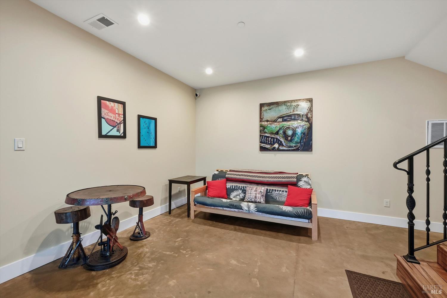 Detail Gallery Image 39 of 57 For 18793 N Shore Dr, Hidden Valley Lake,  CA 95467 - 5 Beds | 3/1 Baths