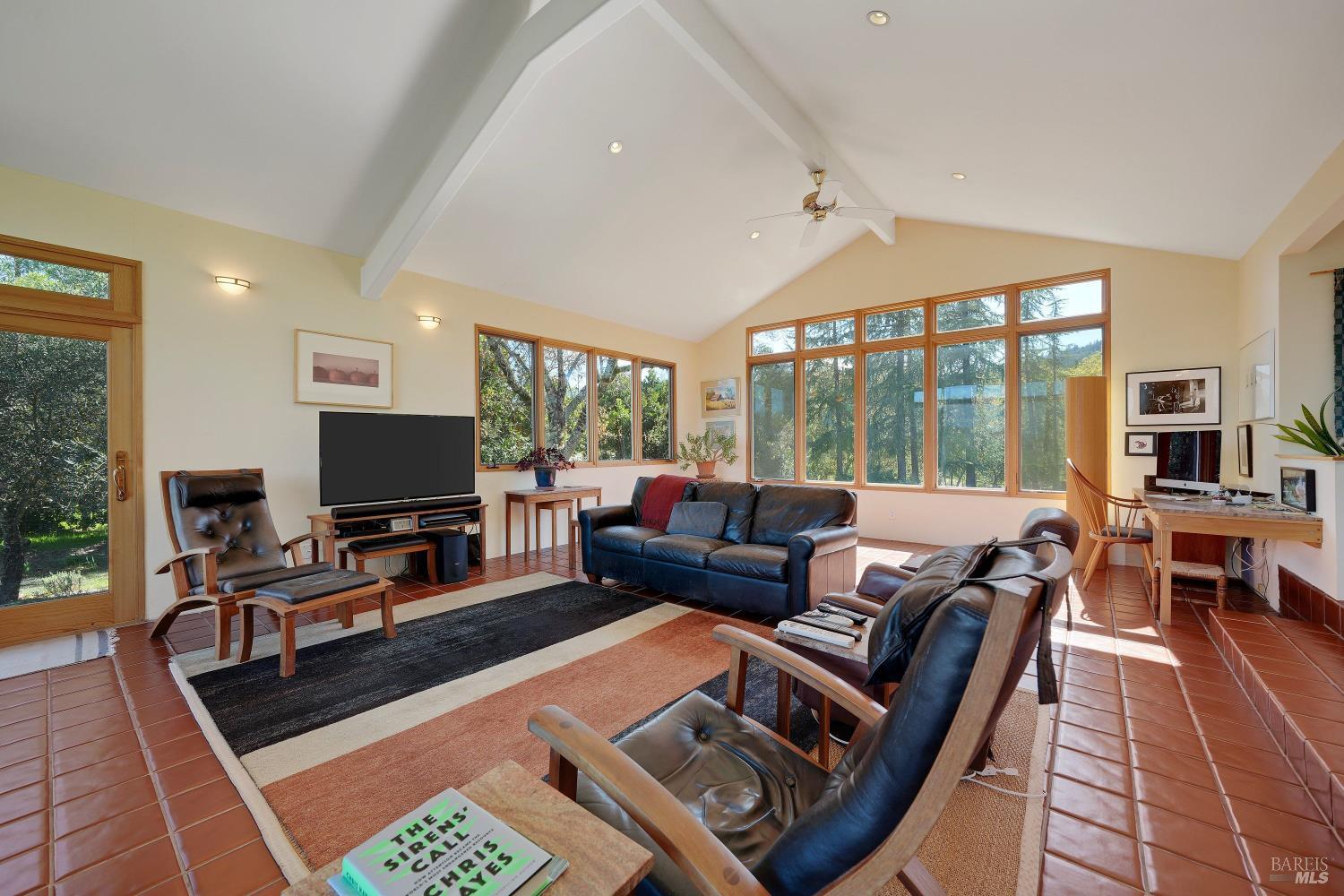 Detail Gallery Image 10 of 26 For 5809 Sharp Rd, Calistoga,  CA 94515 - 3 Beds | 2 Baths