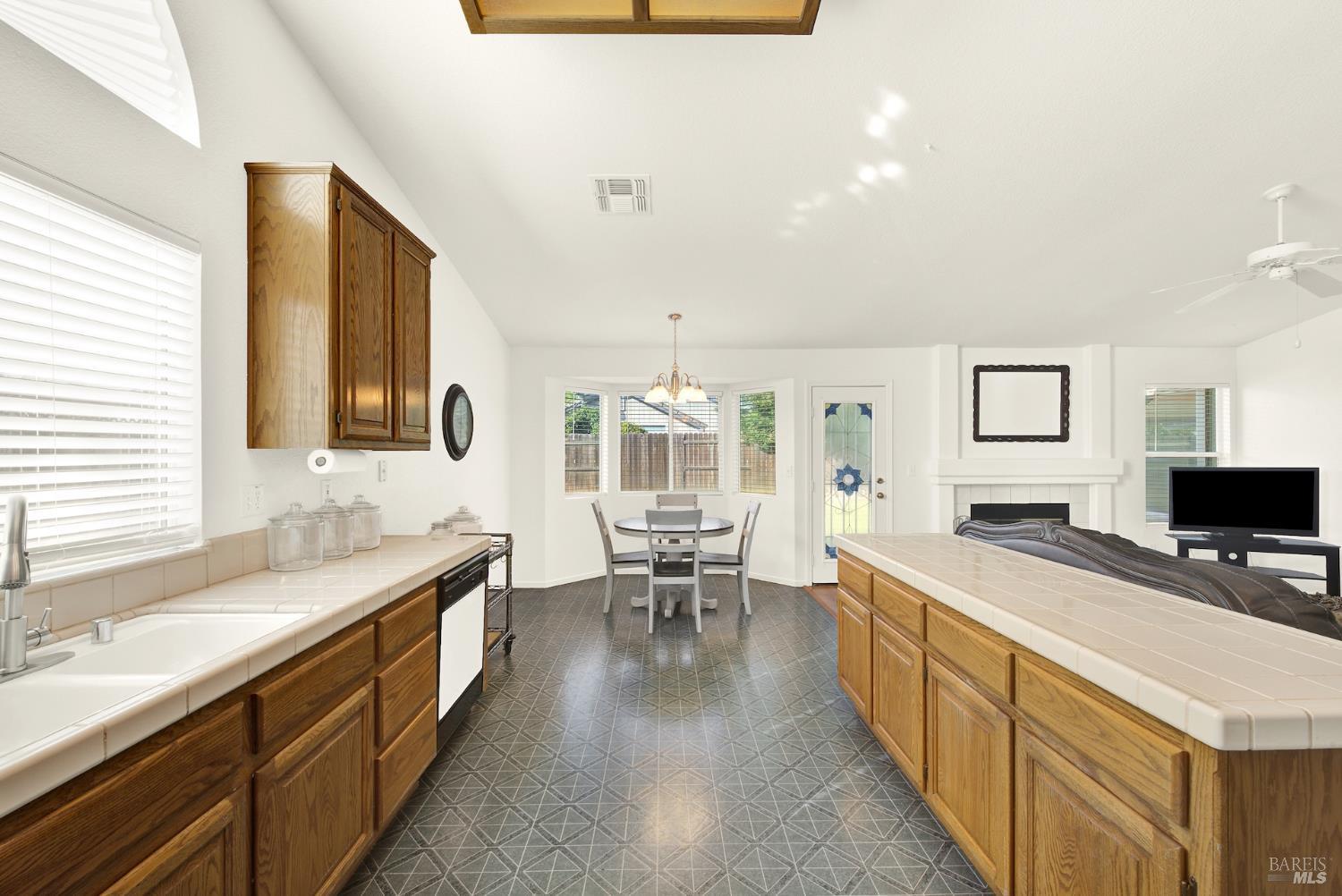 Detail Gallery Image 22 of 50 For 675 Brians Way, Dixon,  CA 95620 - 3 Beds | 2 Baths