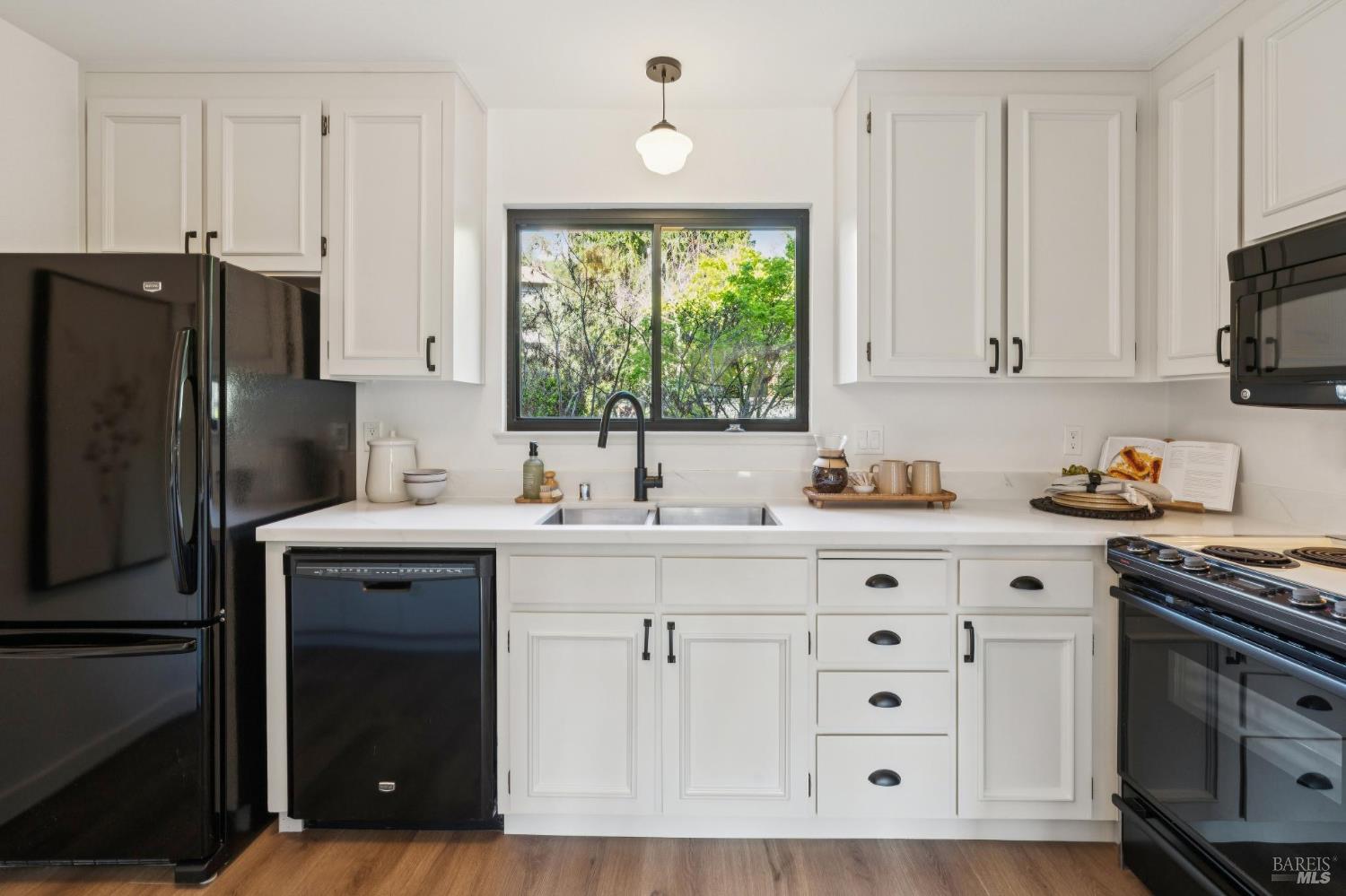 Detail Gallery Image 15 of 39 For 55 Corte Real Unkn #22,  Greenbrae,  CA 94904 - 3 Beds | 2/1 Baths