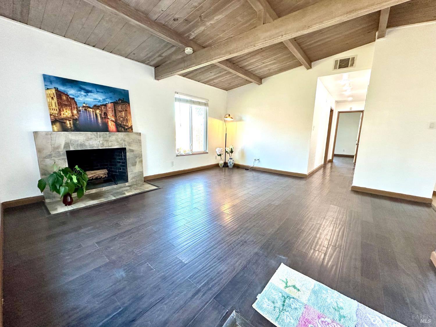 Detail Gallery Image 5 of 54 For 1111 Marionola Way, Pinole,  CA 94564 - 3 Beds | 1/1 Baths