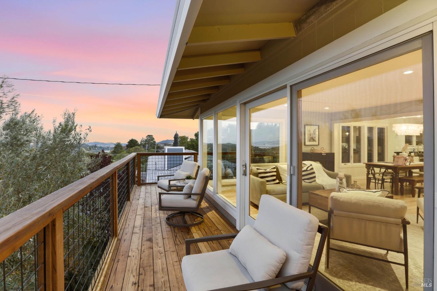 Detail Gallery Image 21 of 31 For 151 Oak Springs Dr, San Anselmo,  CA 94960 - 3 Beds | 2 Baths