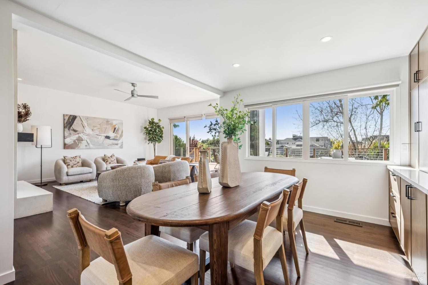 Detail Gallery Image 4 of 33 For 36 Bonnie Banks Way, San Rafael,  CA 94901 - 4 Beds | 3 Baths