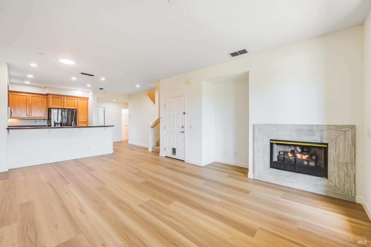 Detail Gallery Image 3 of 26 For 2835 Coleman Glen Ln, Santa Rosa,  CA 95407 - 3 Beds | 3 Baths