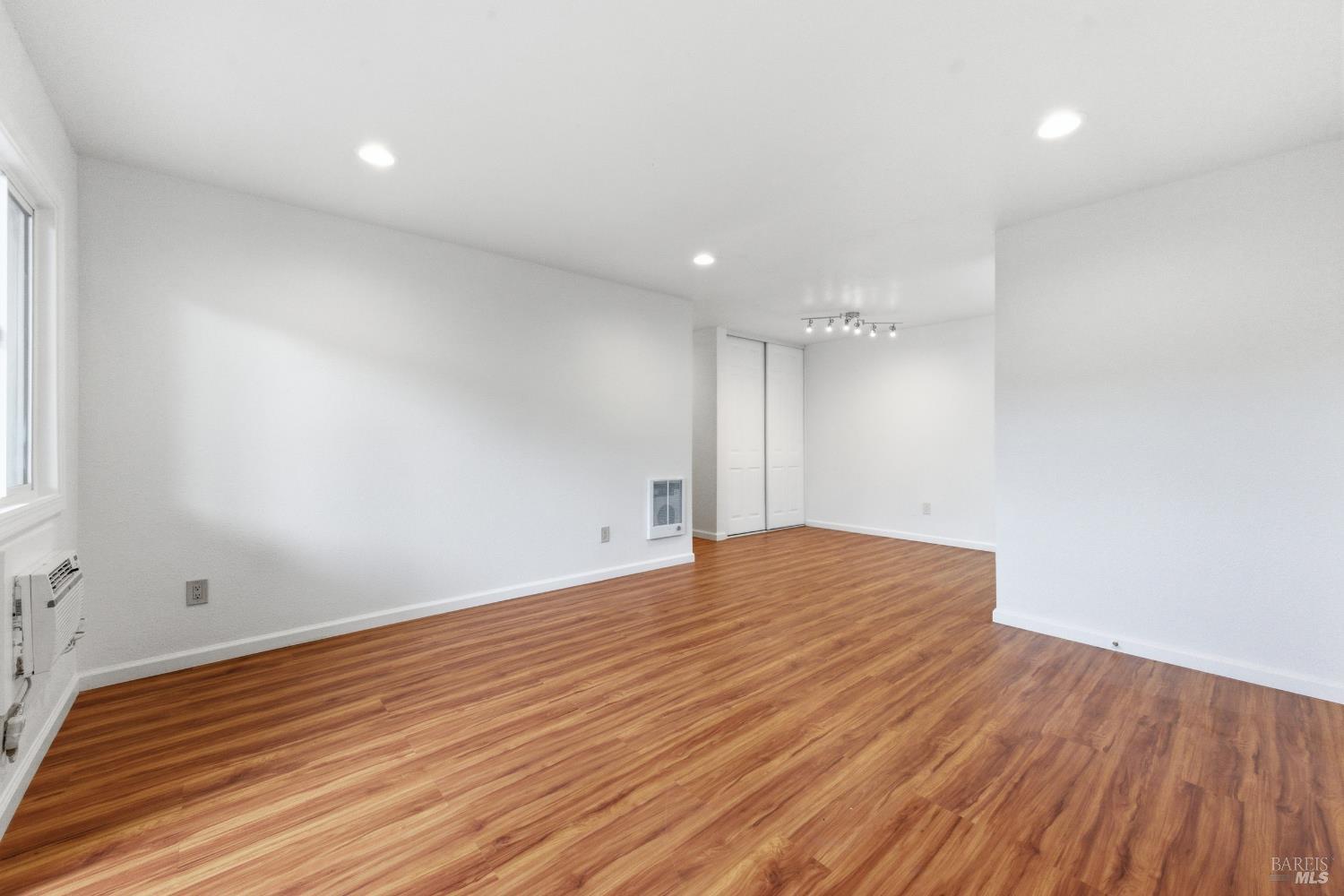 Detail Gallery Image 5 of 37 For 423 Gregory Ln #28,  Fairfield,  CA 94533 - 2 Beds | 1 Baths