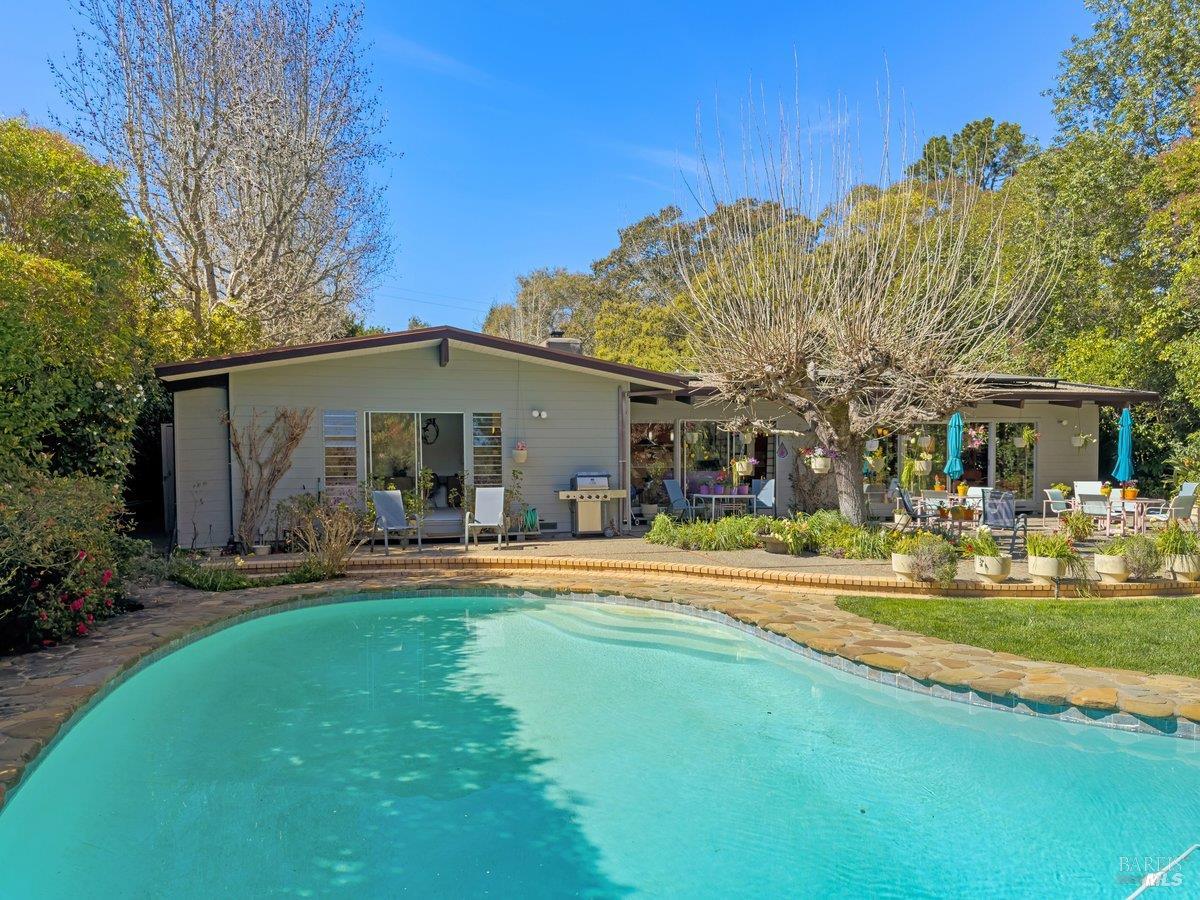 Detail Gallery Image 43 of 58 For 5 Mather Rd, San Anselmo,  CA 94960 - 5 Beds | 2 Baths