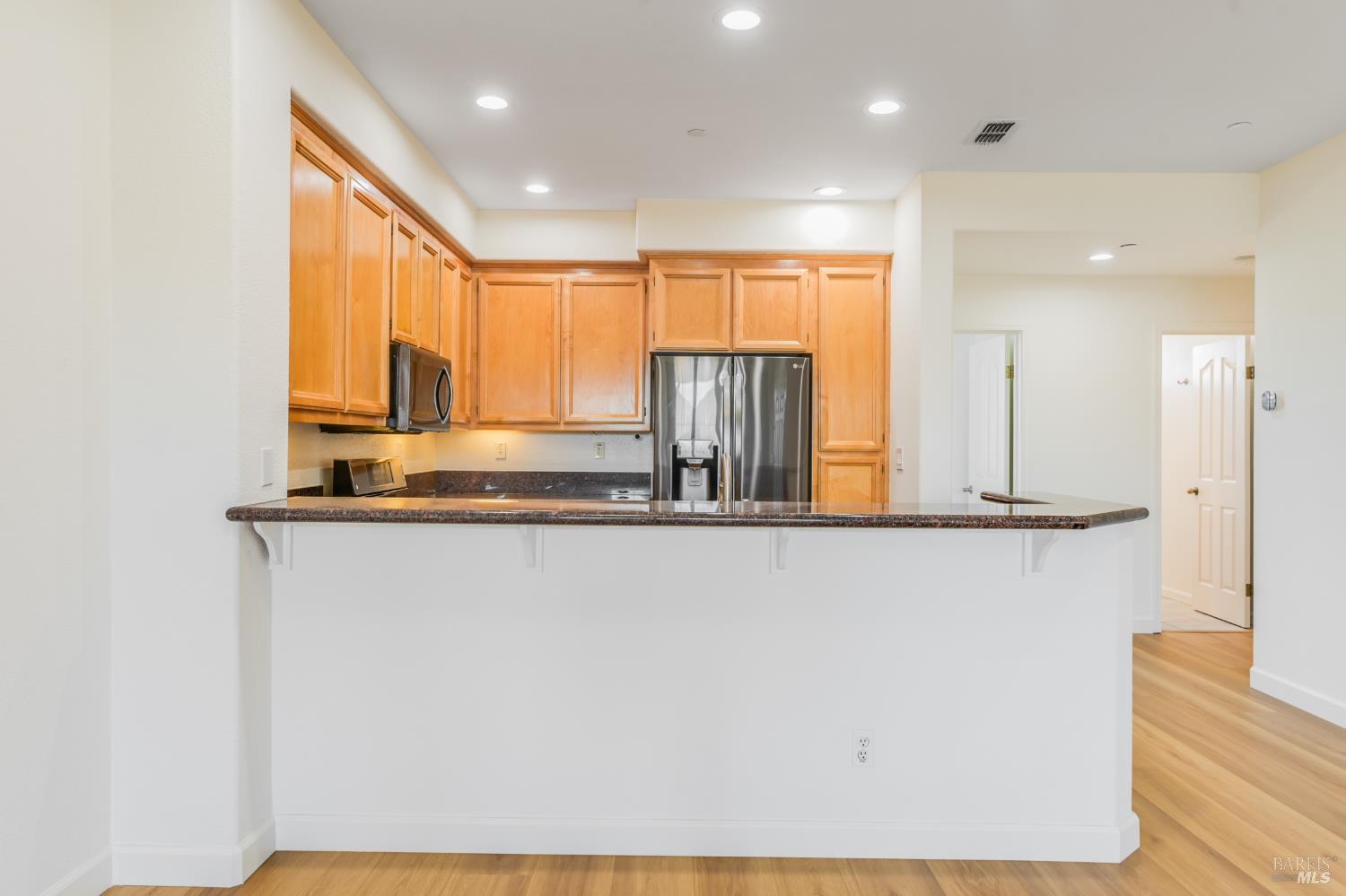 Detail Gallery Image 4 of 26 For 2835 Coleman Glen Ln, Santa Rosa,  CA 95407 - 3 Beds | 3 Baths