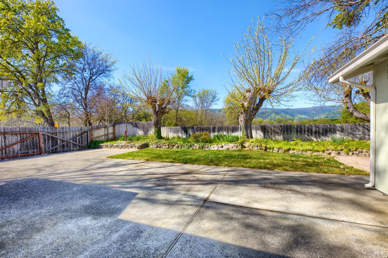 Detail Gallery Image 31 of 42 For 700 Granada Ln, Vacaville,  CA 95688 - 4 Beds | 2 Baths