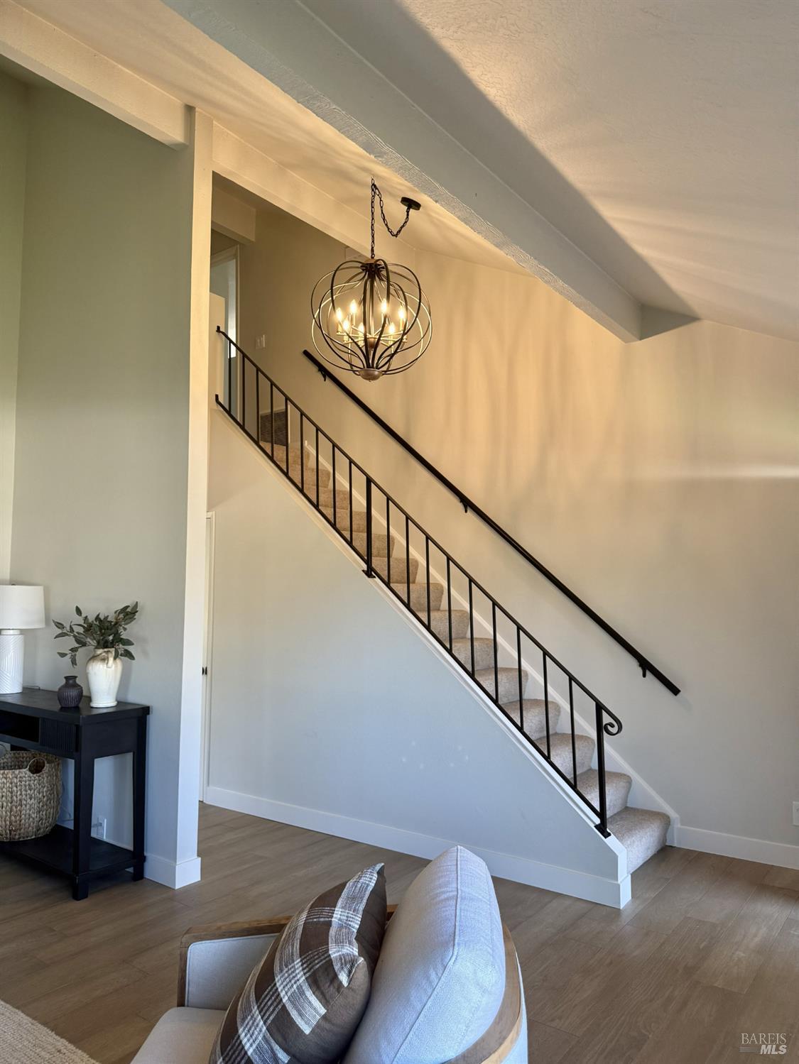 Detail Gallery Image 5 of 14 For 1636 Caulfield Ln, Petaluma,  CA 94954 - 4 Beds | 3 Baths