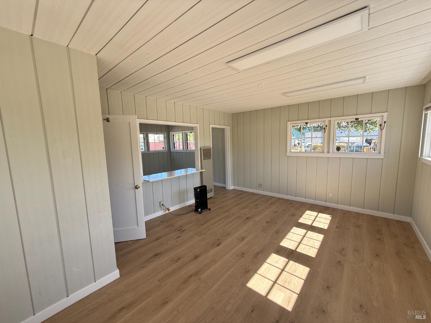 Detail Gallery Image 5 of 6 For 1500 Grove St, Healdsburg,  CA 95448 - – Beds | – Baths