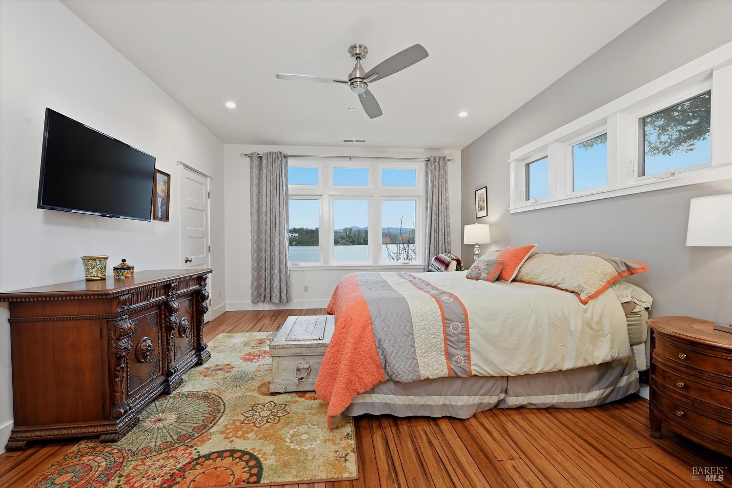 Detail Gallery Image 31 of 57 For 18793 N Shore Dr, Hidden Valley Lake,  CA 95467 - 5 Beds | 3/1 Baths