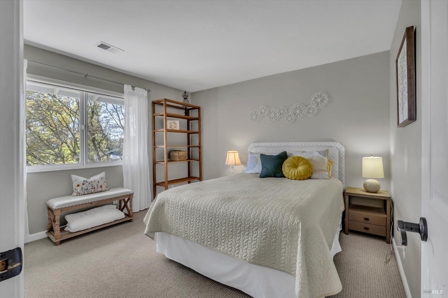 Detail Gallery Image 32 of 52 For 507 Union Ct, Benicia,  CA 94510 - 5 Beds | 3 Baths