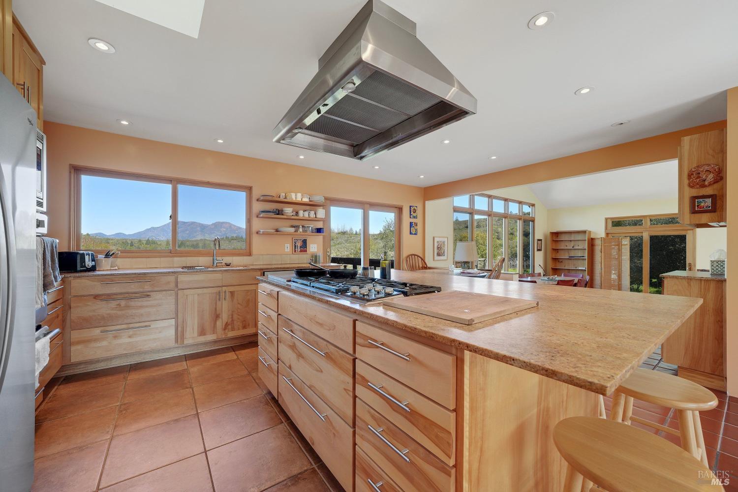 Detail Gallery Image 15 of 26 For 5809 Sharp Rd, Calistoga,  CA 94515 - 3 Beds | 2 Baths