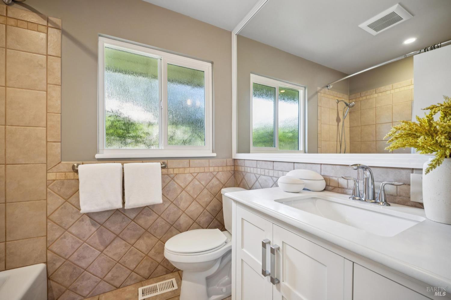 Detail Gallery Image 45 of 81 For 212 Blackstone Dr, San Rafael,  CA 94903 - 3 Beds | 2 Baths