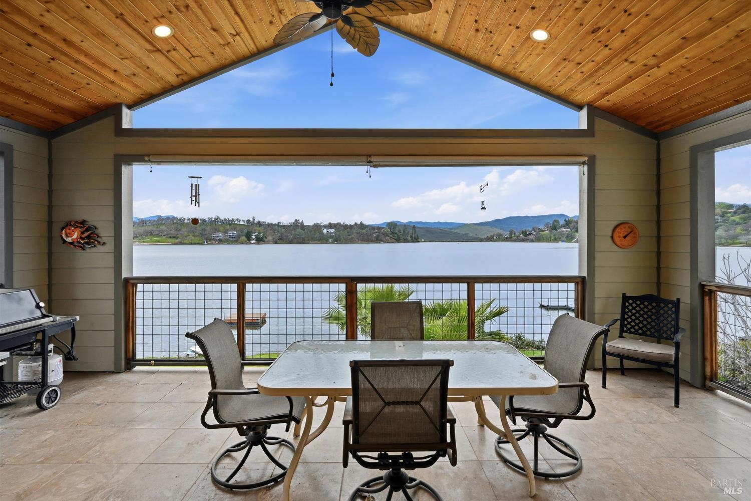 Detail Gallery Image 17 of 57 For 18793 N Shore Dr, Hidden Valley Lake,  CA 95467 - 5 Beds | 3/1 Baths