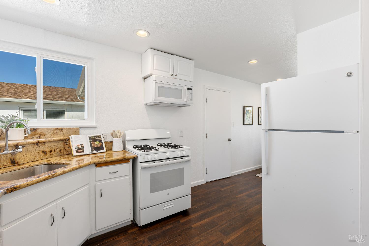 Detail Gallery Image 15 of 50 For 1105 Kellogg St, Suisun City,  CA 94585 - 3 Beds | 2 Baths
