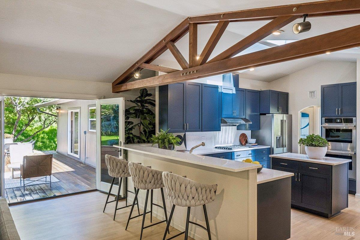 Detail Gallery Image 12 of 41 For 15 Underhill Rd, Mill Valley,  CA 94941 - 4 Beds | 2/1 Baths