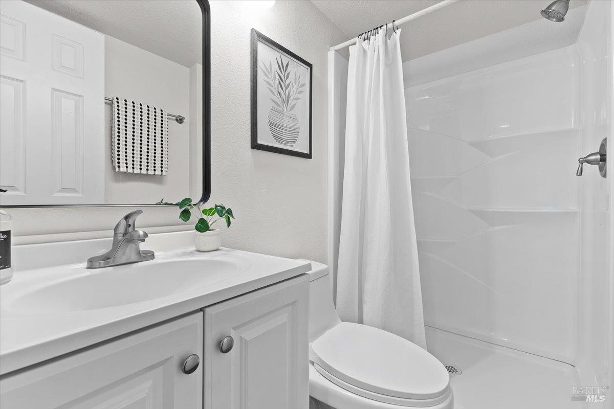 Detail Gallery Image 27 of 60 For 9524 Sheffield St, Windsor,  CA 95492 - 4 Beds | 3 Baths