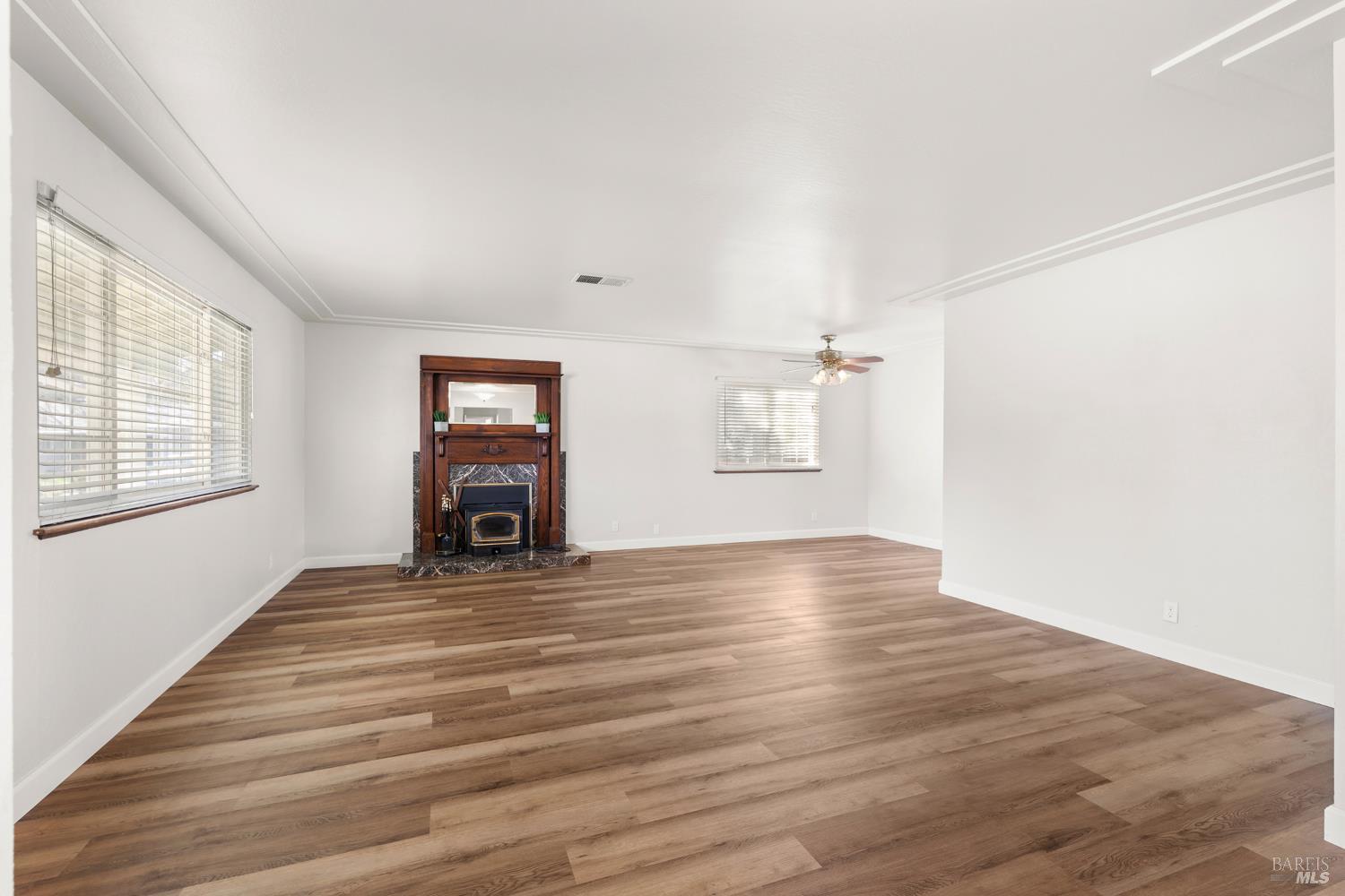 Detail Gallery Image 7 of 42 For 700 Granada Ln, Vacaville,  CA 95688 - 4 Beds | 2 Baths