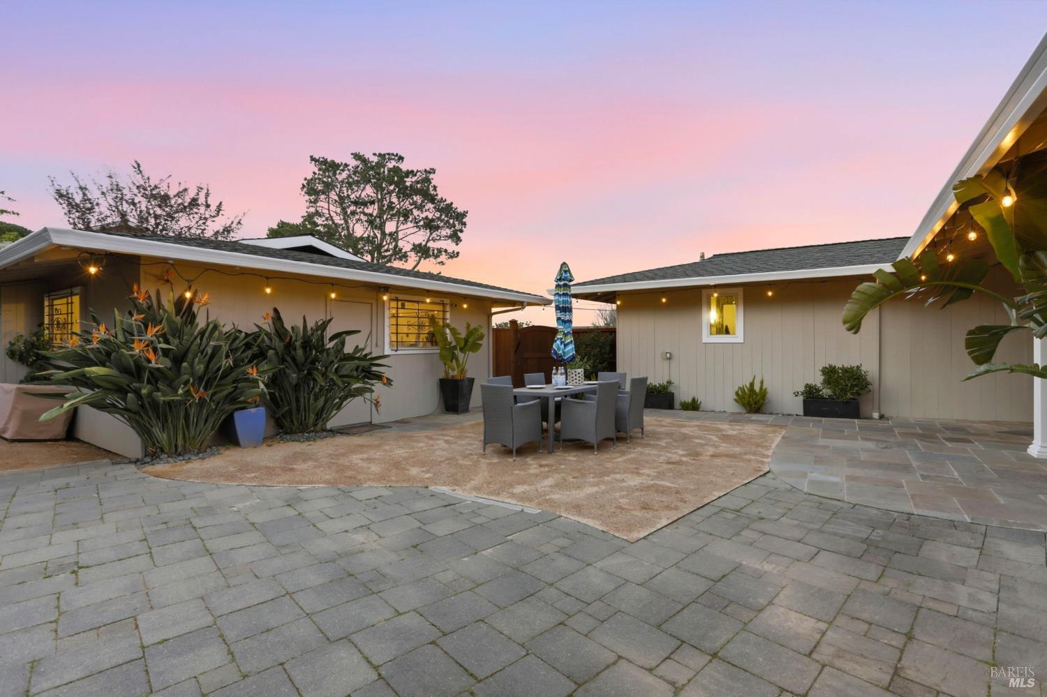 Detail Gallery Image 22 of 31 For 151 Oak Springs Dr, San Anselmo,  CA 94960 - 3 Beds | 2 Baths