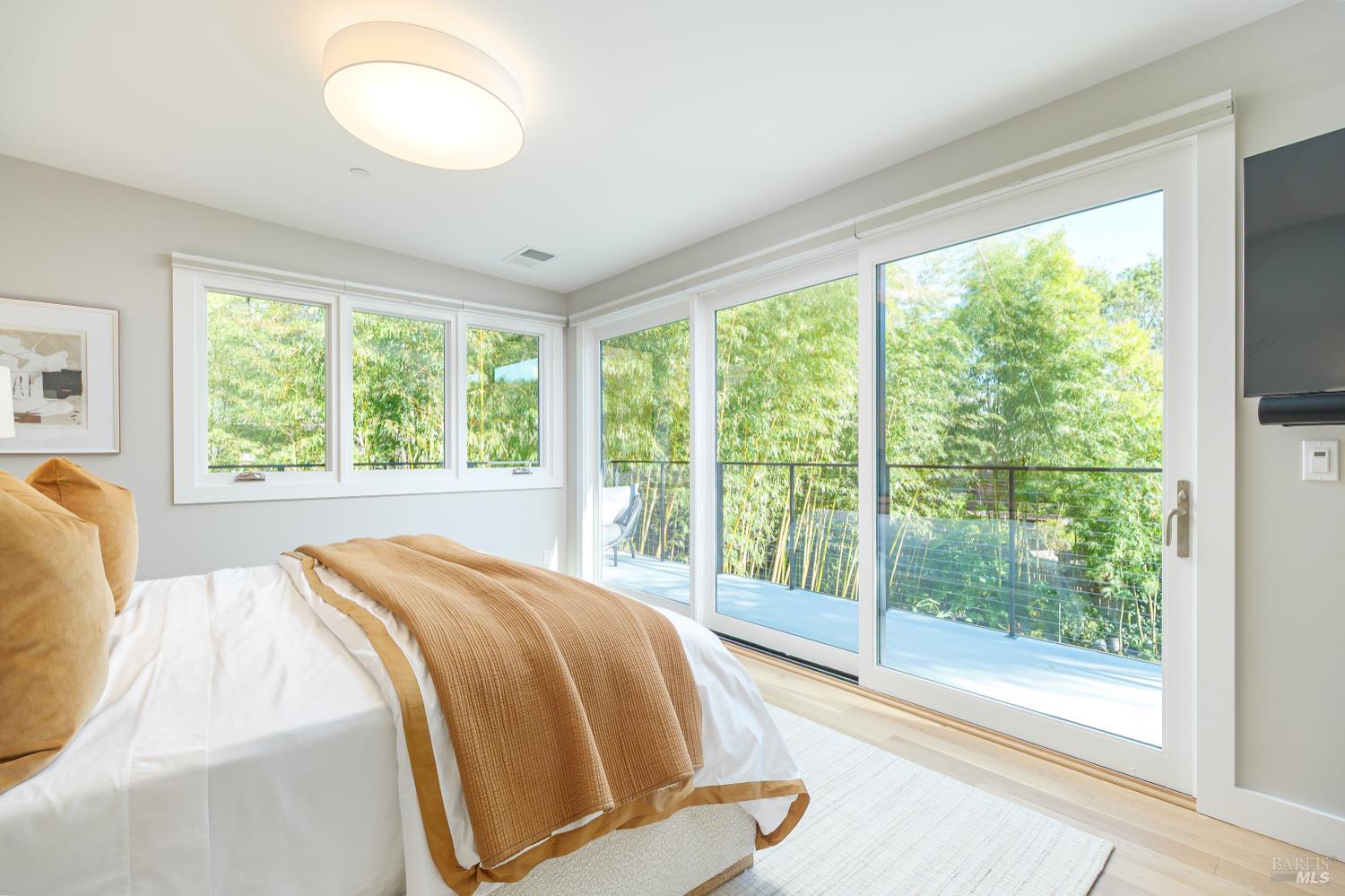 Detail Gallery Image 16 of 41 For 37 Rosebank Ave, Kentfield,  CA 94904 - 4 Beds | 4 Baths