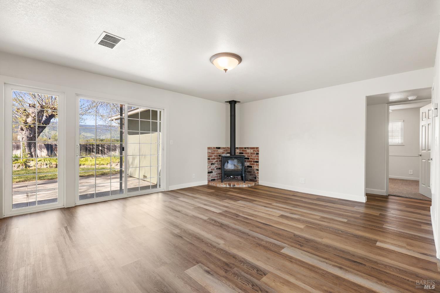 Detail Gallery Image 16 of 42 For 700 Granada Ln, Vacaville,  CA 95688 - 4 Beds | 2 Baths