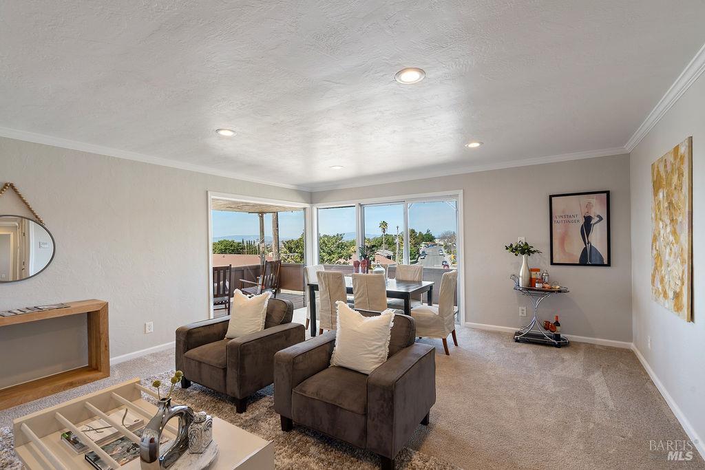 Detail Gallery Image 10 of 62 For 401 Valle Vista Ave, Vallejo,  CA 94590 - 4 Beds | 3 Baths